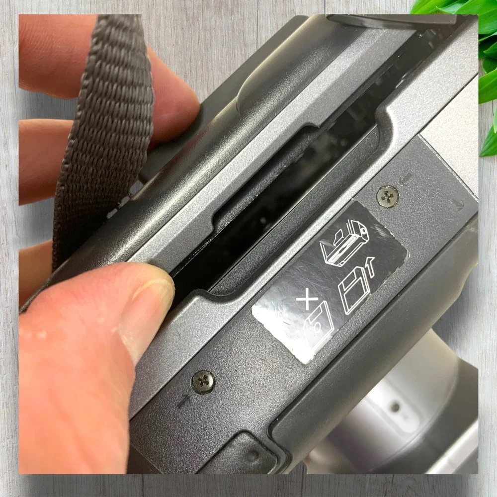 Sony Mavica MVC-FD91 Digital Floppy Disk Camera NP-F550 Battery Parts Repair